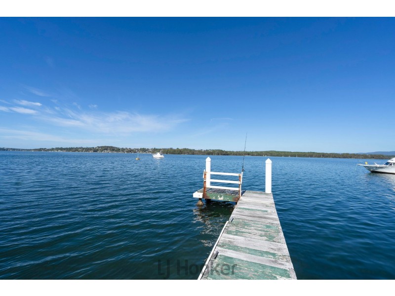 113 Coal Point Road, Coal Point NSW 2283