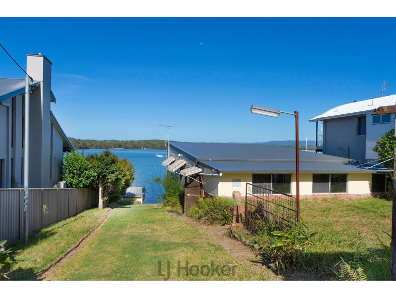 113 Coal Point Road, Coal Point NSW 2283