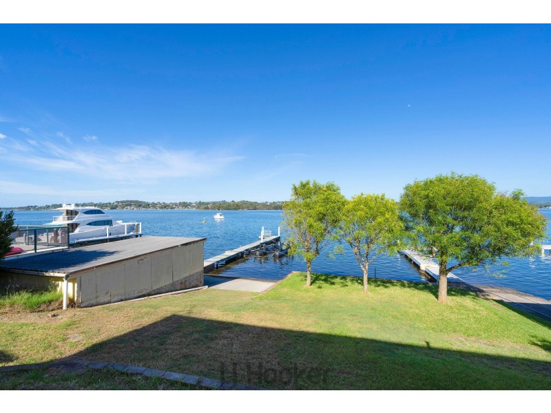 113 Coal Point Road, Coal Point NSW 2283