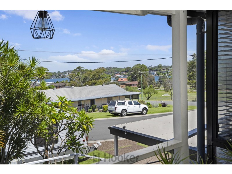 19 Carlisle Row, Fishing Point NSW 2283