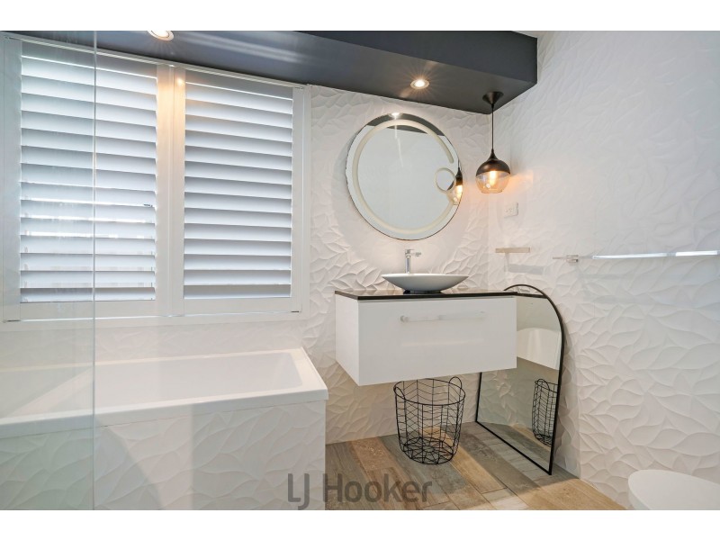 26 Hilldale Drive, Cameron Park NSW 2285