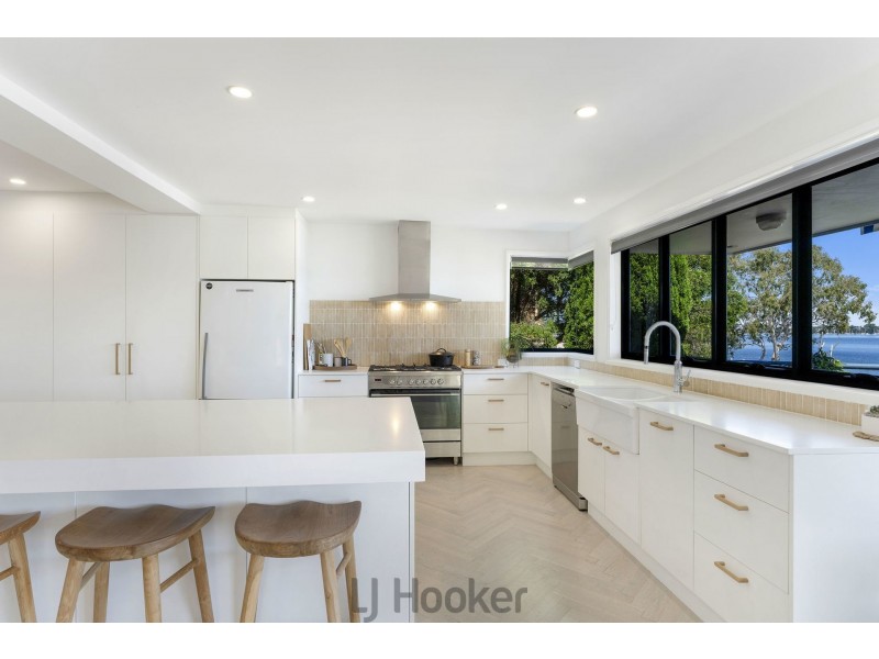 72 Sealand Road, Fishing Point NSW 2283