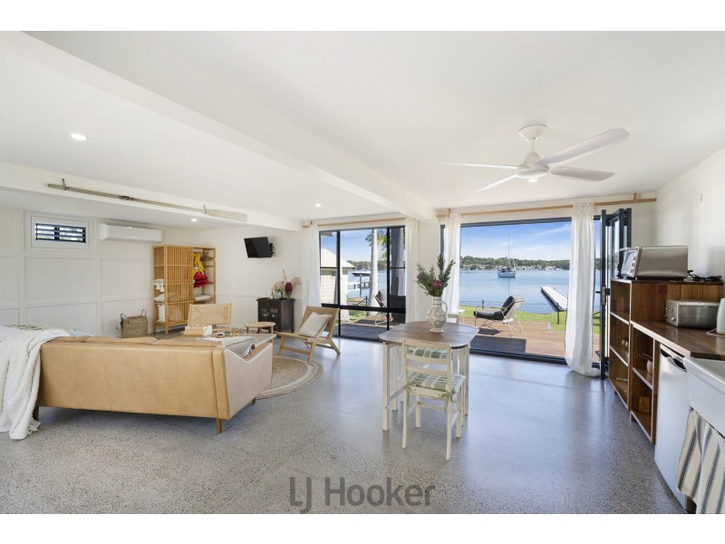 72 Sealand Road, Fishing Point NSW 2283