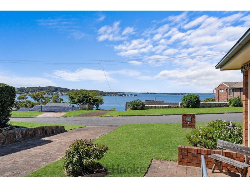 24 Sunlight Parade, Fishing Point NSW 2283