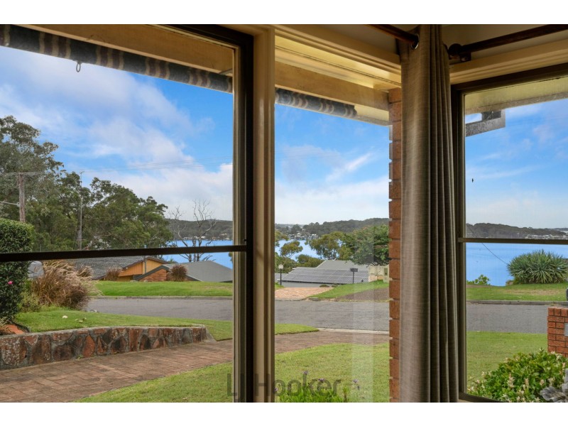 24 Sunlight Parade, Fishing Point NSW 2283
