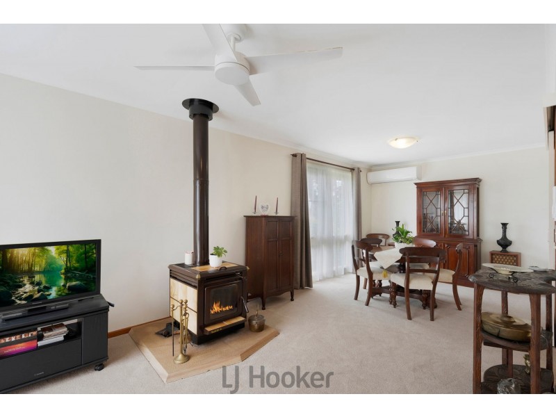 24 Sunlight Parade, Fishing Point NSW 2283