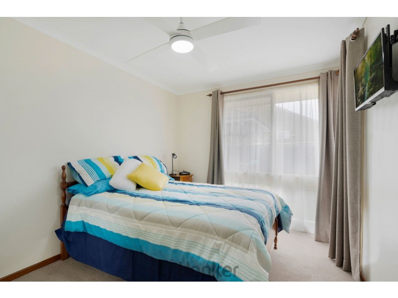 24 Sunlight Parade, Fishing Point NSW 2283