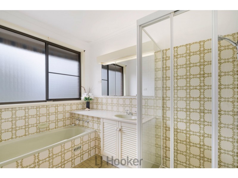 24 Sunlight Parade, Fishing Point NSW 2283