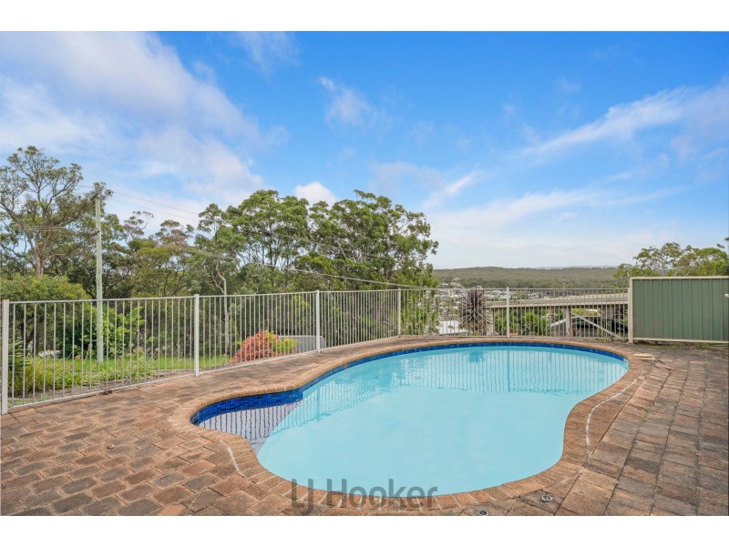 24 Sunlight Parade, Fishing Point NSW 2283