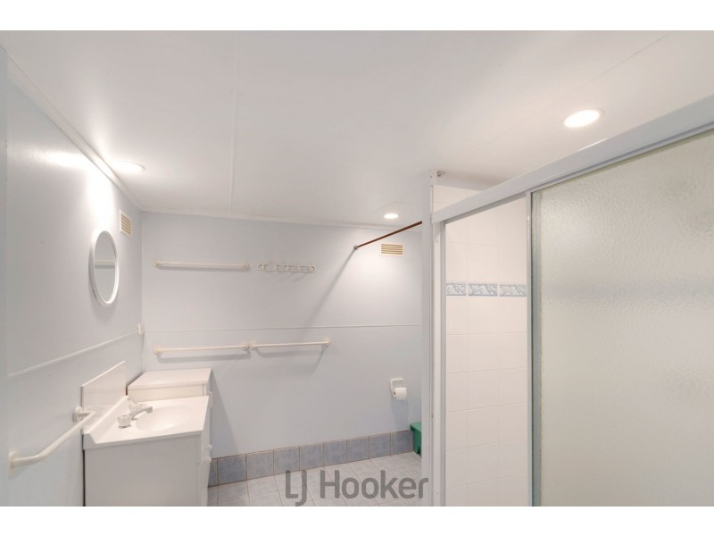 24 Sunlight Parade, Fishing Point NSW 2283