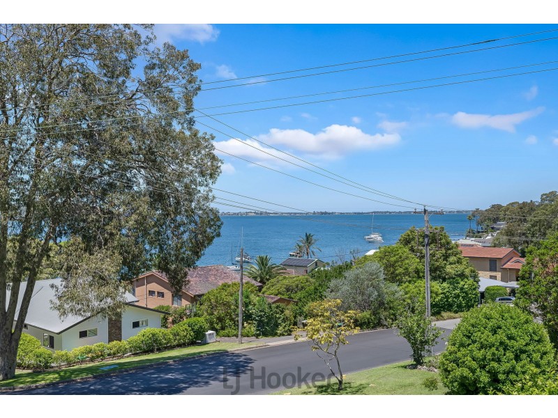 2 Amelia Street, Carey Bay NSW 2283