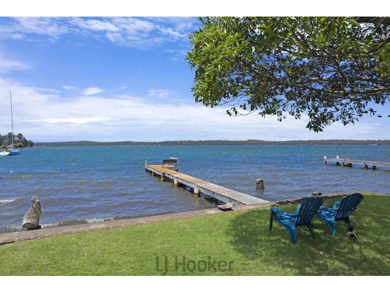 37 Waterside Avenue, Sunshine NSW 2264