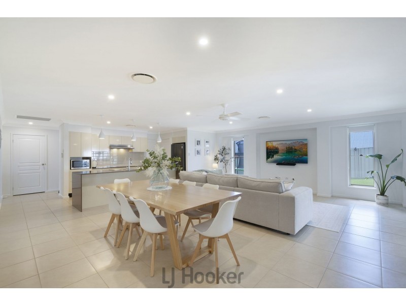 9 Fred Avery Drive, Buttaba NSW 2283