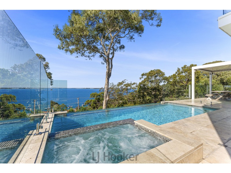 81 Sunlight Parade, Fishing Point NSW 2283