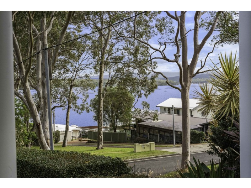 144 Coal Point Road, Coal Point NSW 2283