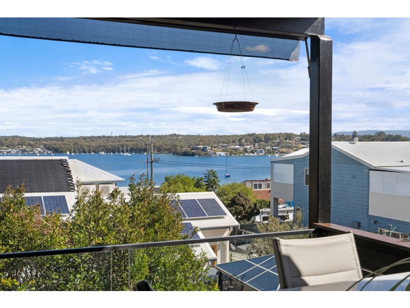 72 Alkrington Avenue, Fishing Point NSW 2283