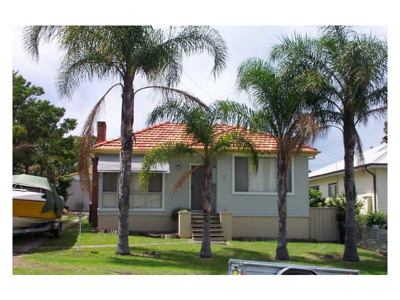 22 Lake Road, Fennell Bay NSW 2283