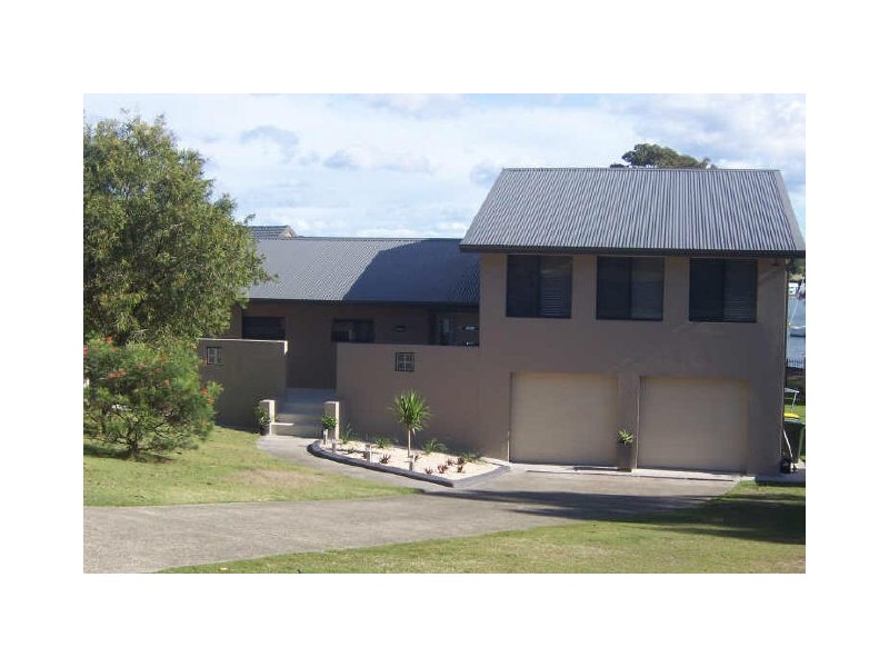 114 Sealand Road, Fishing Point NSW 2283