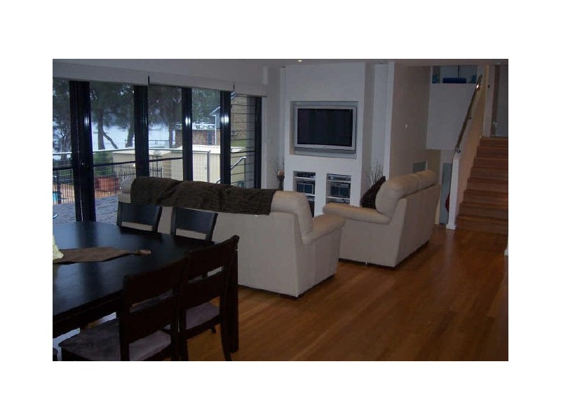 114 Sealand Road, Fishing Point NSW 2283