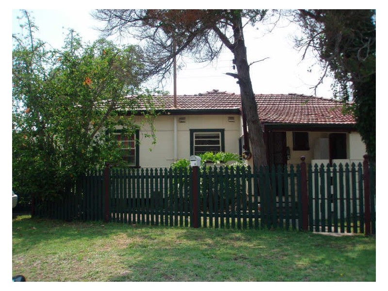 4 Anzac Parade, Toronto NSW 2283