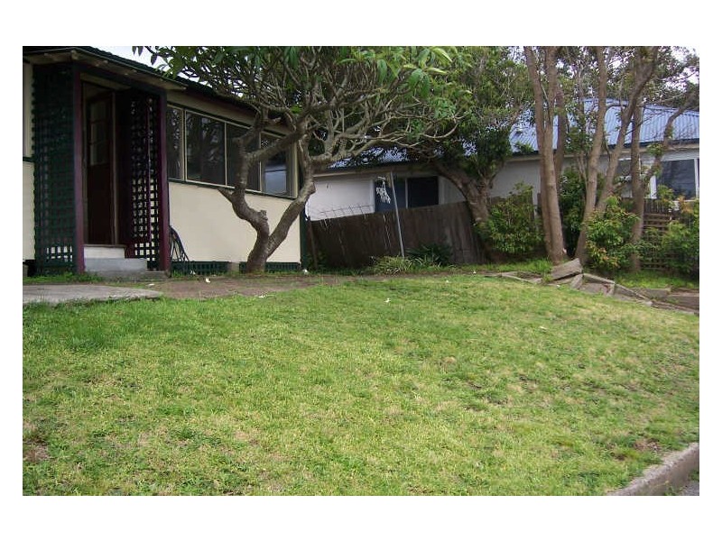 4 Anzac Parade, Toronto NSW 2283