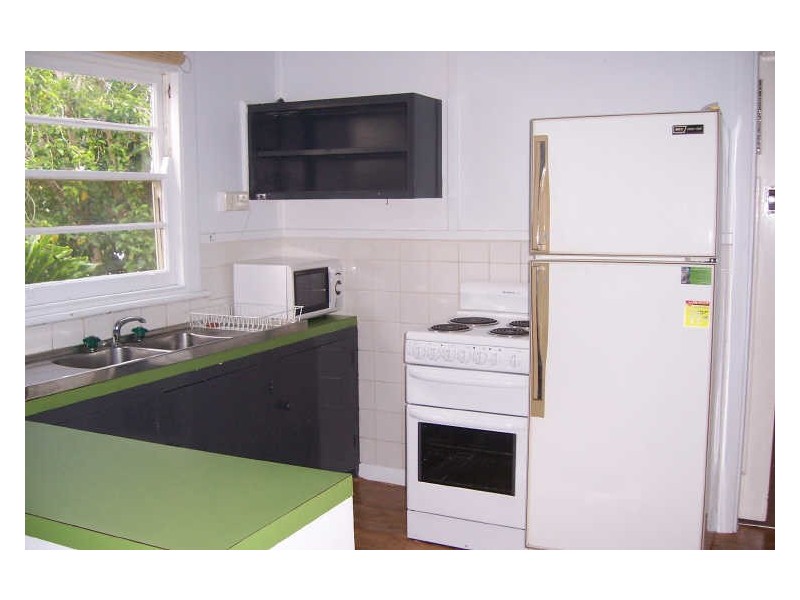 4 Anzac Parade, Toronto NSW 2283