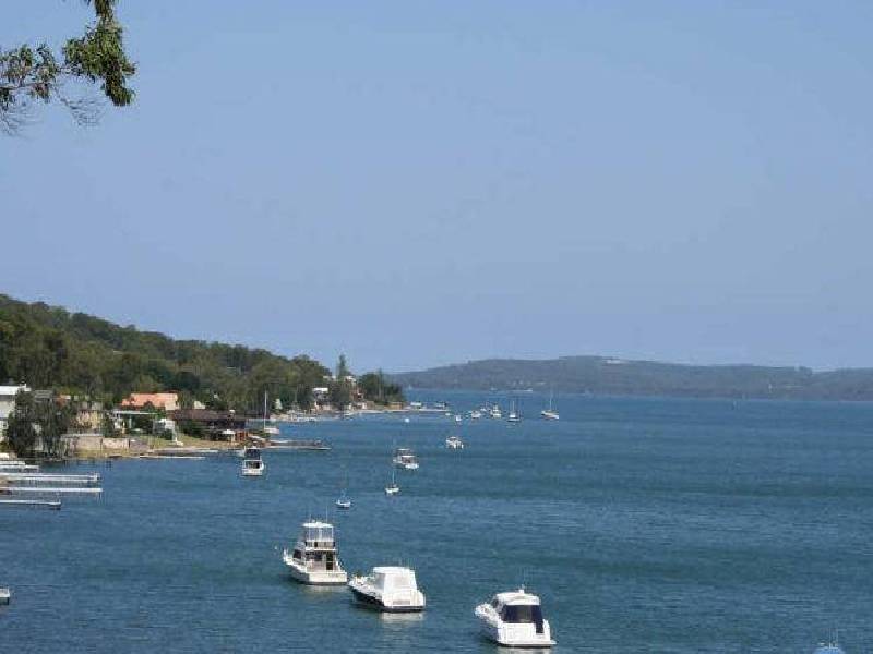 21 Coal Point Road, Coal Point NSW 2283