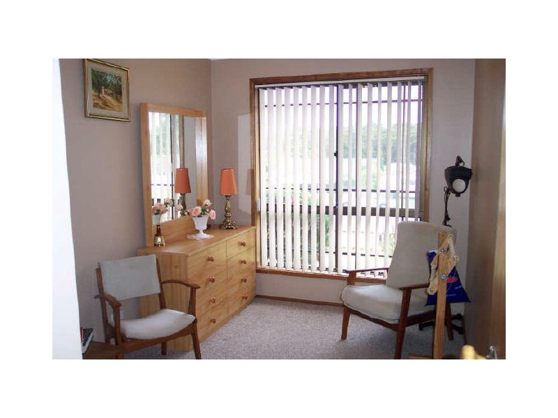 82 Rosemary Row, Rathmines NSW 2283
