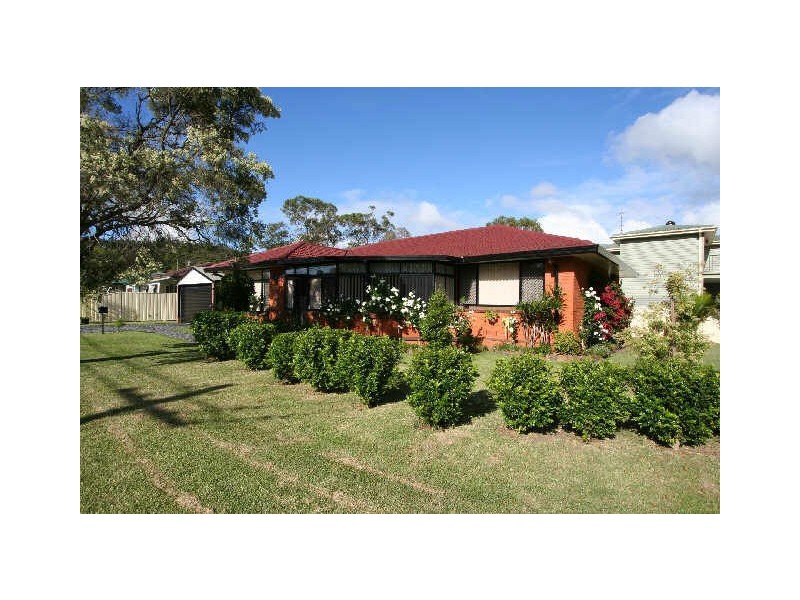 18 Blundell Parade, Toronto NSW 2283