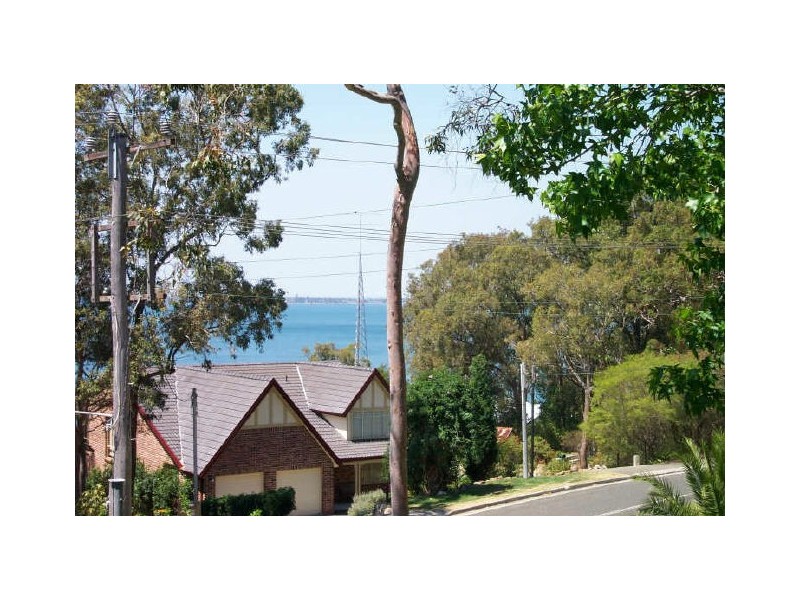 69 Skye Point Road, Coal Point NSW 2283