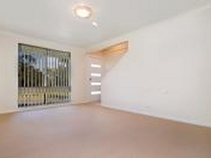19 Threlkeld Drive, Bolton Point NSW 2283