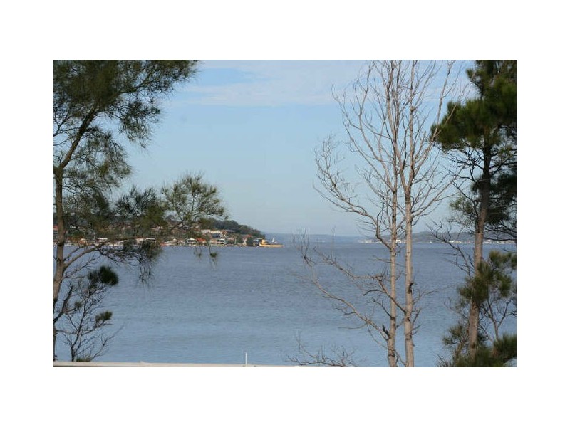 332 The Esplanade, Speers Point NSW 2284