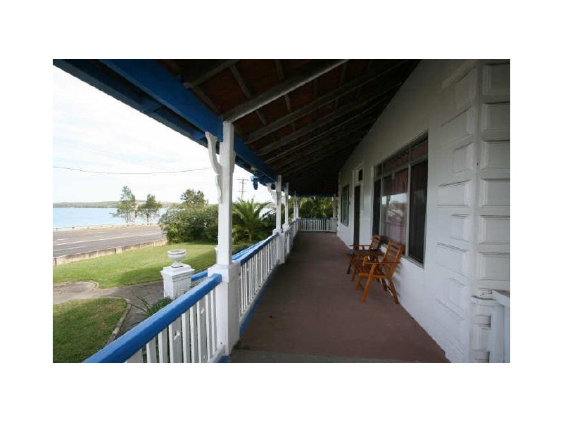 332 The Esplanade, Speers Point NSW 2284