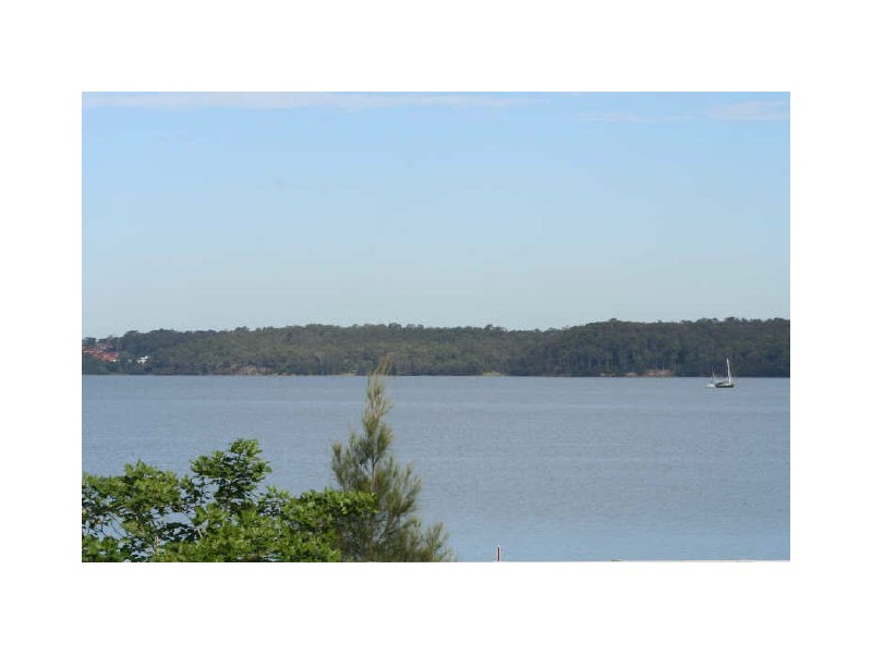 332 The Esplanade, Speers Point NSW 2284