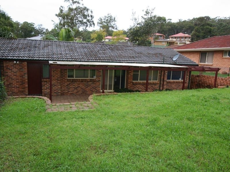 4 Azzura Close, Woodrising NSW 2284