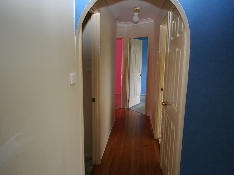 4 Azzura Close, Woodrising NSW 2284