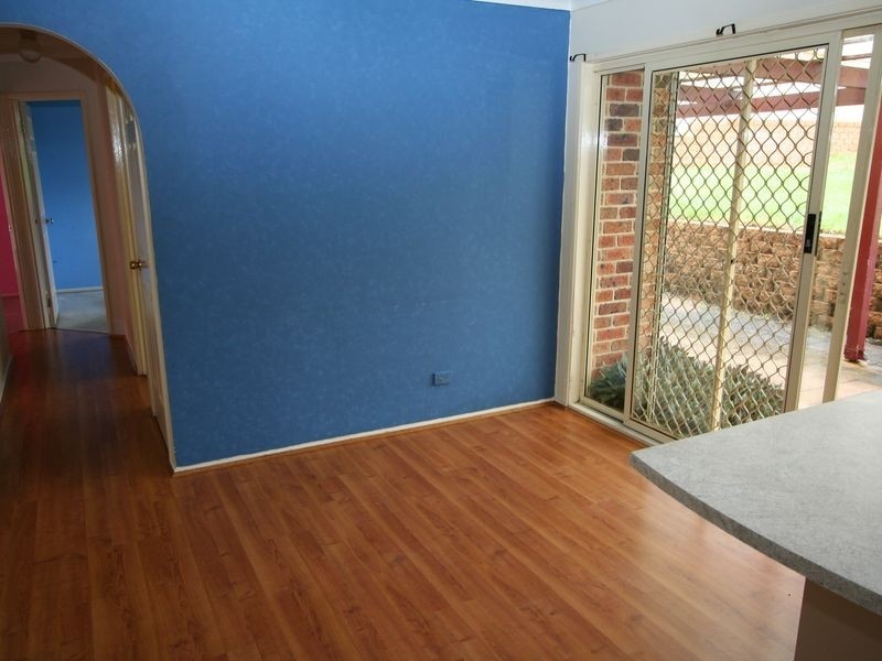 4 Azzura Close, Woodrising NSW 2284