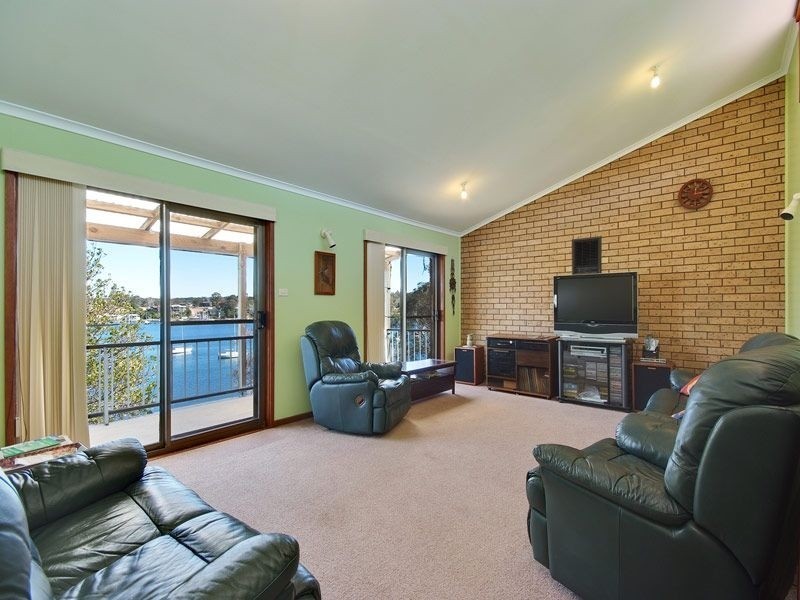 136 Sealand Road, Fishing Point NSW 2283