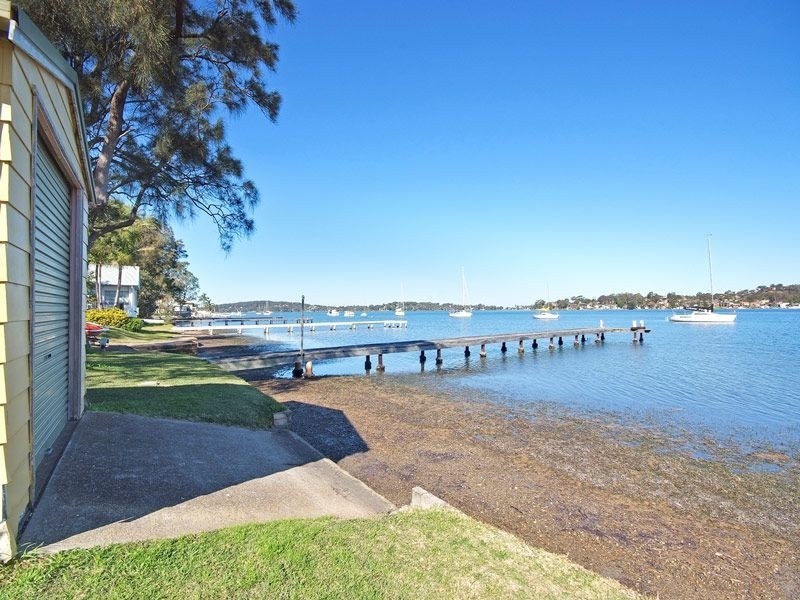 136 Sealand Road, Fishing Point NSW 2283