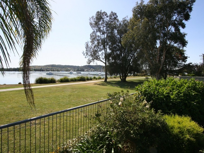 4 Gretel Crescent, Booragul NSW 2284