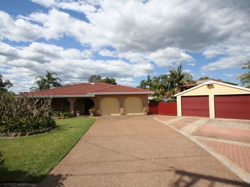 4 Gretel Crescent, Booragul NSW 2284