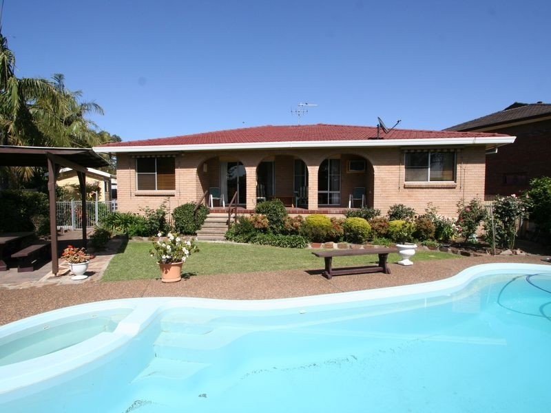 4 Gretel Crescent, Booragul NSW 2284