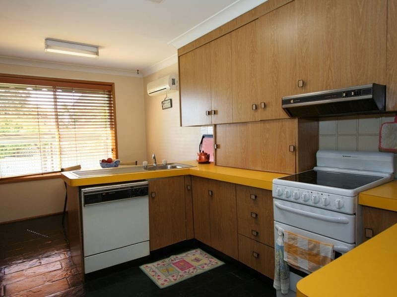 4 Gretel Crescent, Booragul NSW 2284