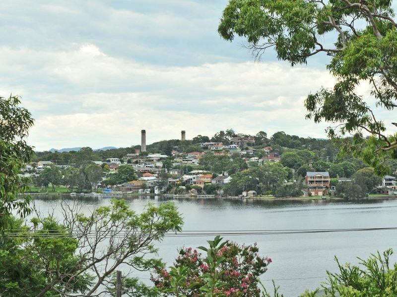 3 Sealand Road, Fishing Point NSW 2283