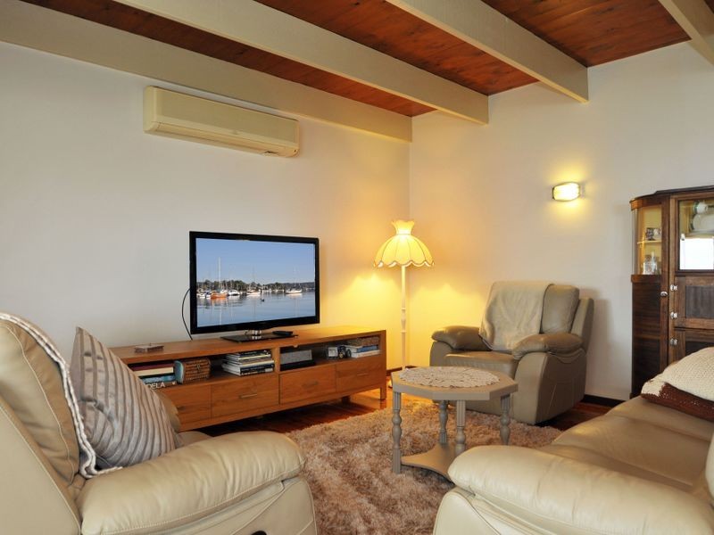 3 Sealand Road, Fishing Point NSW 2283