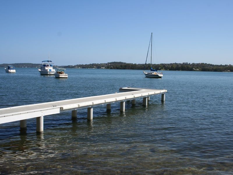 27 Coal Point Road, Coal Point NSW 2283