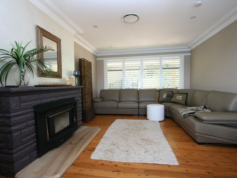 27 Coal Point Road, Coal Point NSW 2283