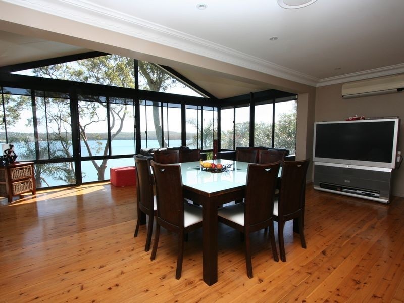 27 Coal Point Road, Coal Point NSW 2283