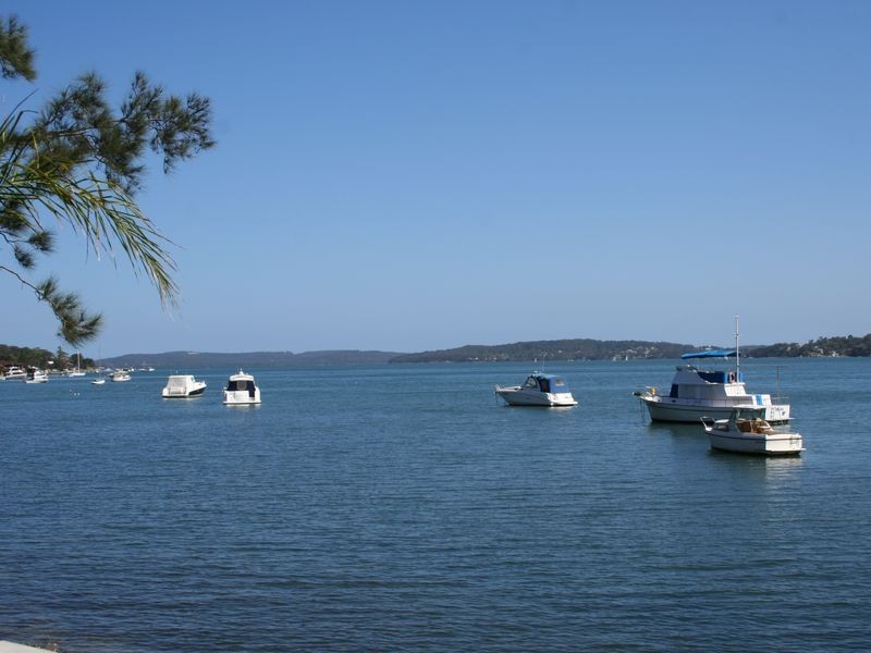 27 Coal Point Road, Coal Point NSW 2283