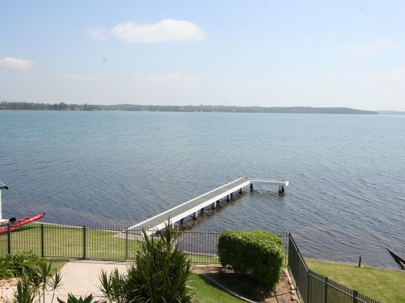 Mannering Park NSW 2259